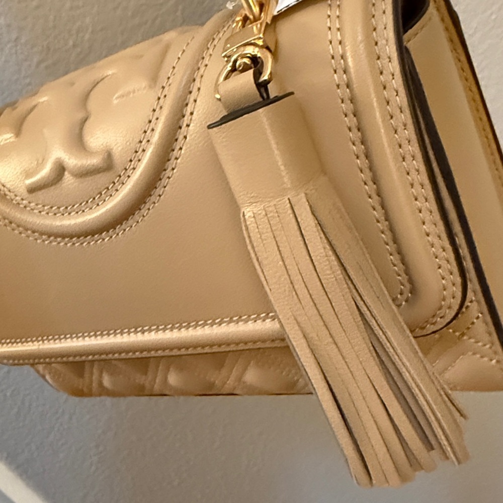 Tory Burch Beige Crossbody or clutch purse with Gold Chain - Picture 7 of 13